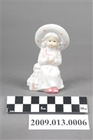 藏品(粉彩女孩與小丑娃娃陶瓷玩偶)的圖片