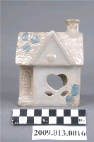 藏品(臺灣苗栗產瓷燒小屋造型燈罩)的圖片