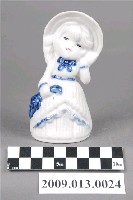 藏品(青花女孩持傘瓷偶)的圖片