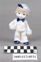 藏品(釉下藍彩提籃孩童陶瓷人偶)的圖片