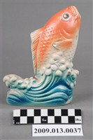 藏品(臺灣鶯歌窯鯉魚裝飾陶瓷)的圖片
