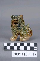 藏品(臺灣鶯歌窯三彩獅型擺飾)的圖片