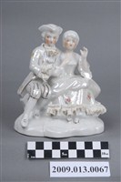 藏品(珠光釉彩西洋紳士淑女雙人瓷偶)的圖片