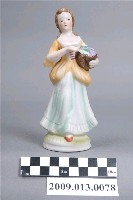 藏品(彩繪西洋抱葡萄婦女瓷偶)的圖片