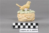 藏品(彩繪黃雀鳥造型瓷蓋盒)的圖片