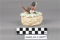 藏品(彩繪褐雀鳥造型瓷蓋盒)的圖片