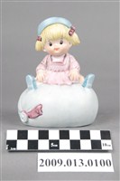 藏品(彩繪氣球女孩陶瓷玩偶)的圖片