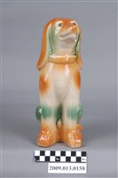 藏品(臺灣鶯歌窯瓷燒長耳狗造型存錢筒)的圖片