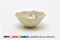 藏品(白瓷彩釉印花花卉紋花口碟)的圖片