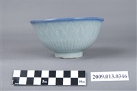 藏品(淡藍釉印花蓮瓣紋淡青碗)的圖片