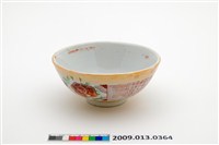 藏品(紅綠彩黃閃光釉牡丹花卉紋碗)的圖片