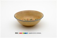 藏品(褐綠彩銅版轉印雞紋碗)的圖片