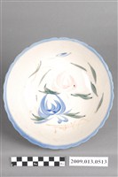 藏品(彩繪花卉紋菱花口碗)的圖片