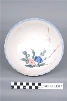 藏品(彩繪花卉紋菱花口碗)的圖片