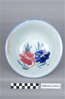 藏品(淡藍釉彩繪花卉紋碗)的圖片