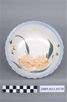 藏品(彩繪花卉紋菱花口碗)的圖片