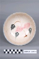 藏品(彩繪花卉紋菱花口碗)的圖片