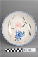 藏品(彩繪花卉紋菱花口碗)的圖片