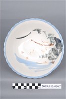 藏品(彩繪山水紋菱花口碗)的圖片