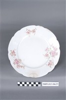 藏品(釉上彩轉寫紙貼花玫瑰花紋大盤)的圖片