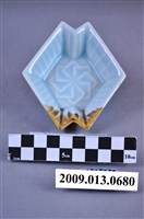 藏品(青瓷醬釉多角形碟)的圖片