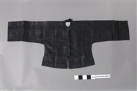 藏品(黑色絲質緹花對襟男外褂)的圖片