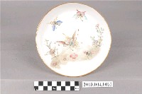 藏品(蝴蝶花採彩繪鑲金邊瓷盤)的圖片