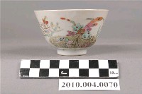 藏品(彩繪花草蝴蝶瓷杯)的圖片