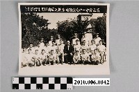 藏品(臺灣省立臺中一中苑裡鎮同學歡送同鄉畢業生紀念照)的圖片