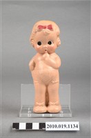 藏品(蝴蝶結女孩玩偶)的圖片