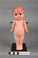 藏品(橘髮裸身女孩玩偶)的圖片