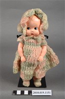 藏品(粉綠色針織洋裝玩偶)的圖片