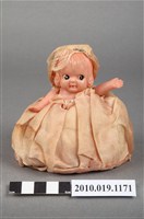 藏品(米色澎裙女孩玩偶)的圖片