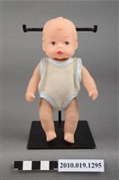 藏品(嬰兒玩偶)的圖片