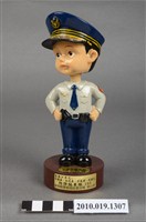 藏品(臺南縣佳里分局警察玩偶)的圖片