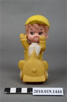 藏品(坐火車頭男孩玩偶)的圖片