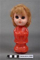 藏品(紅色女生玩偶)的圖片