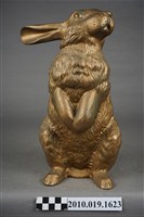 藏品(兔造型存錢筒)的圖片