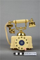 藏品(復古轉盤式電話造型存錢筒)的圖片
