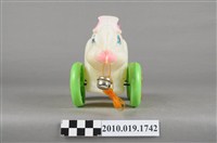 藏品(塑膠製兔造型玩具)的圖片