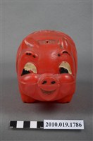 藏品(紅色豬造型存錢筒)的圖片