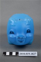 藏品(藍色豬造型存錢筒)的圖片