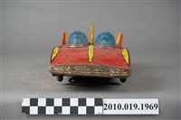 藏品(紅色賽車造型玩具)的圖片