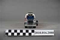 藏品(白色發條石油車玩具)的圖片