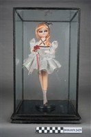 藏品(白色跳舞女孩玩偶擺飾)的圖片