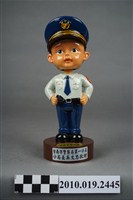 藏品(臺南市警察局第一分局分局長吳文忠敬贈警察玩偶)的圖片