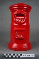 藏品(瓷燒郵筒造型存錢筒)的圖片