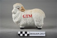 藏品(勤益羊擺飾)的圖片