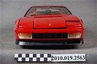 藏品(紅色跑車玩具)的圖片