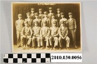 藏品(16名男子合照)的圖片